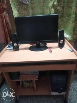 Want sell set of computer with computer table...