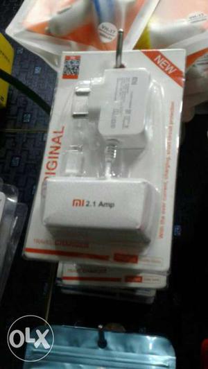 White Xiaomi Travel Adapter Pack