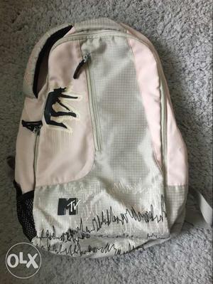Wildcraft pink backpack