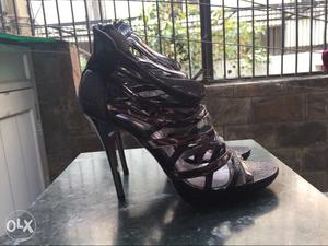 6 inches high heels sandals in metallic grey &