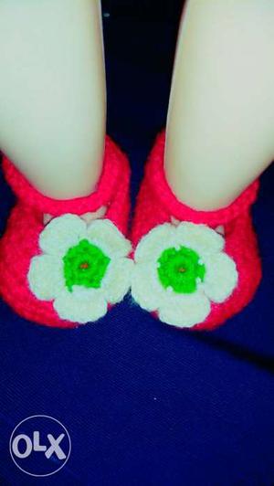 Baby's Pair Of Red-white-and-green Floral Shoes