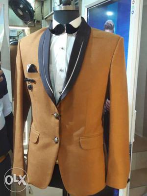 Musted blazer with moustache