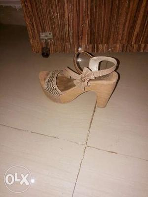 My sandal.3 month old.bt new condition..only 2