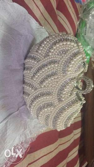 Pearl clutch purse for ladies its very shining as