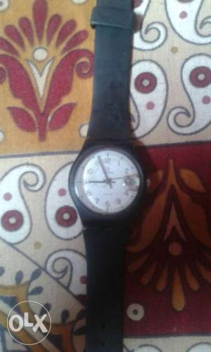 Round Black maxima watch with water proof.