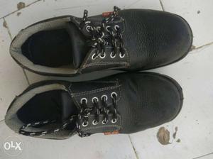 Safety shoes only 15 days used