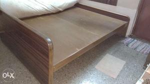 6.25 X 6.25 Wooden double Cot In Good Condition