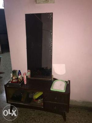 Black Wooden Vanity Table With Mirror