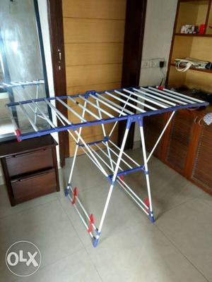 Clothes drying hanger Good condition