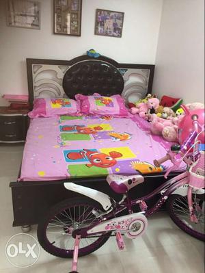 King size cot two side table