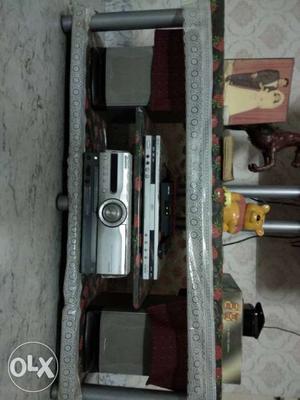 Pioneer Music System..With 2 wooden speakers