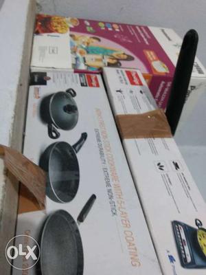 Prestige induction stove+ 3 non stick pans + Rice cooker
