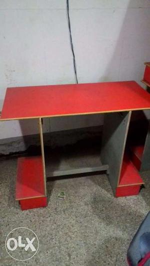 Used Computer Tables in good and running condition