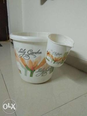 White 20lt bucket and mug