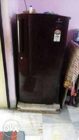 9 month old fridge for sale in good price urgent
