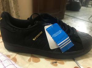 Black Adidas Superstar Shoe with properbox uk size 7