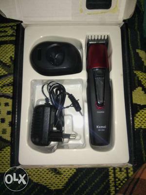 Black And Red Kemzi Wireless Hair Clipper With Charger