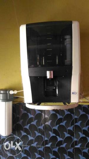 Black And White Water Purifier
