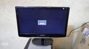Black Samsung tft monitor for desktop 22 inches wide