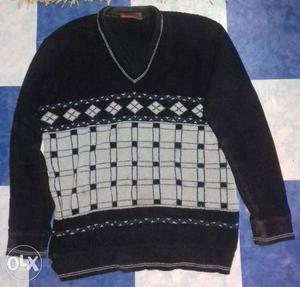 Black Sweater for sell 1 seoson old Size -L Black