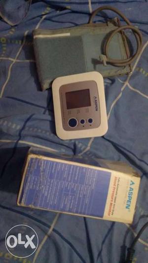 Blood pressure monitor fully automatic with all