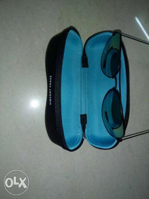 Brand new Vincent Chase goggle. Hot shade for