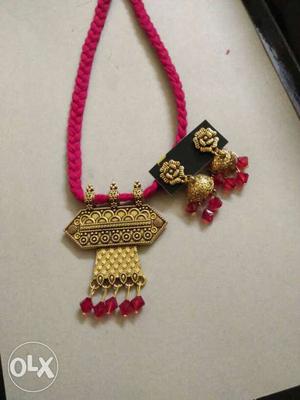 Gold-colored Pendant Red Strap Necklace And Earrings Set