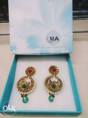 Pair Of Emerald-Ruby-gold-colored Drop Earrings