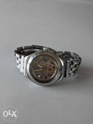 Round Silver-colored Mechanical Watch