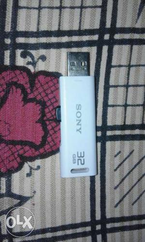 Sony 32 gb pendrive used for only 1 month