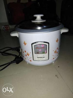 White And Brown Rice Cooker