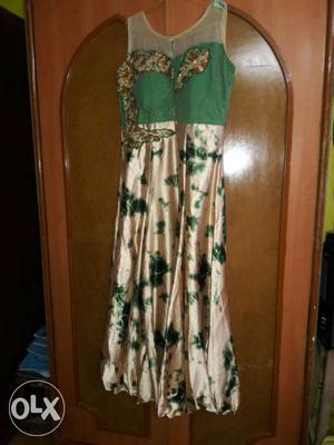 White And Green Tie-dye Illusion Neckline Dress