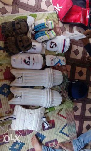 1 Month old cricket full kit... Kookaburra pads,