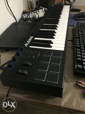Alesis V49 Midi Keyboard virtual synthesizer