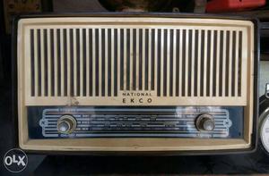 Beige National Ekco Multi-band Transistor Radio