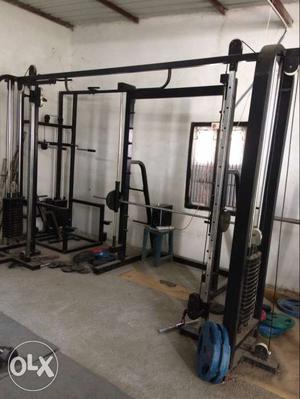 Black Steel Gym Equipments