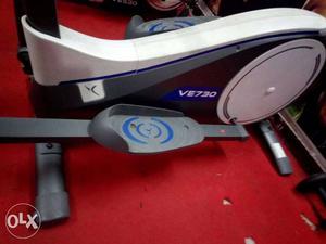 Electronic gym cross trainer eliptical trainer