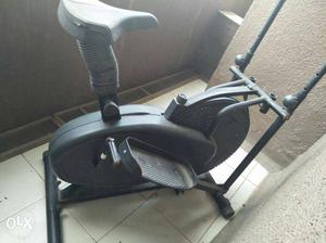 Elliptical exercise cross trainer for sale. Hardly used