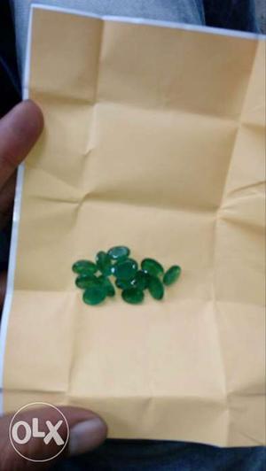 Natural emeralds per piece