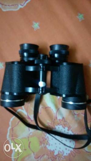 World famous CRESCENT binoculars, with 3X zoom.