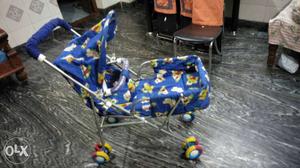 Baby pram fouldable lightly used its in good running