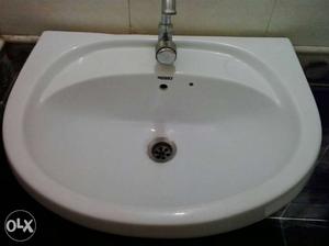Never used wash basin NEW one to be sold length..