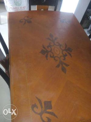 Royal wooden dinning table with 4 chair