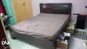 Storage bed 2yrs old with matterss