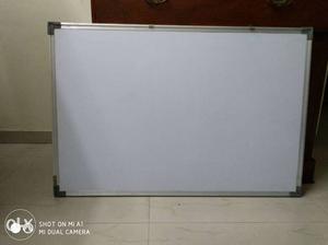 White board 2.5 ft *3 ft