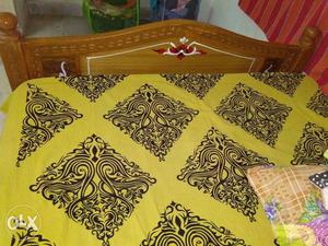 Wooden bed 4/6 with bed