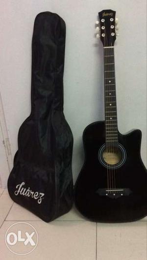 1 week used guitar very good sound and condition!!