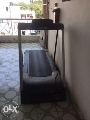 Fully Automative Treadmill (PRECOR US)