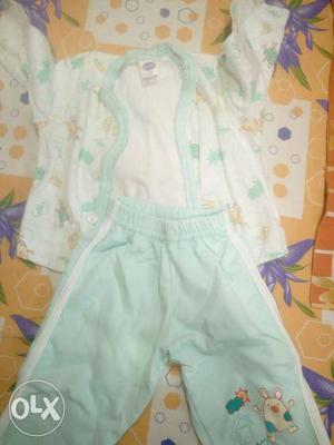 Baby's 0-3 months night suit