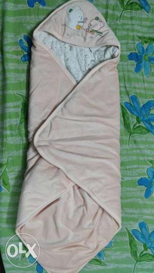 Baby's wrap blanket (Mee Mee)